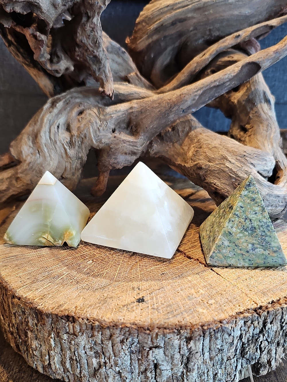 Bundlen Me!: Set of Three Stone Pyramid Crystal Display - Green, White, Speckled